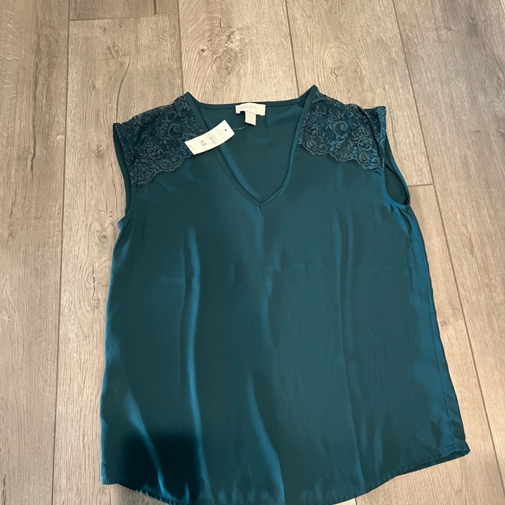 Teal Lace Accent Sleeveless Top